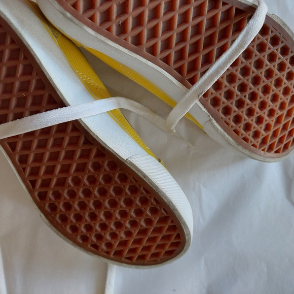 Vans - Picture 6 of 7